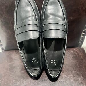 a new day Men's Classic Black Loafers